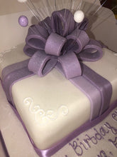 Load image into Gallery viewer, Parcel with Bow Celebration Cake
